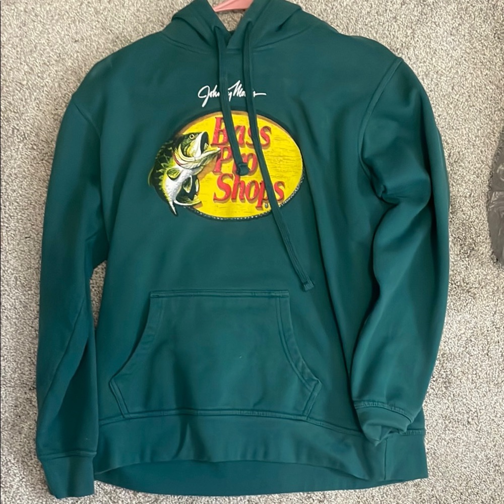 Bass Pro Shops Green Sweatshirt with Graphic Design